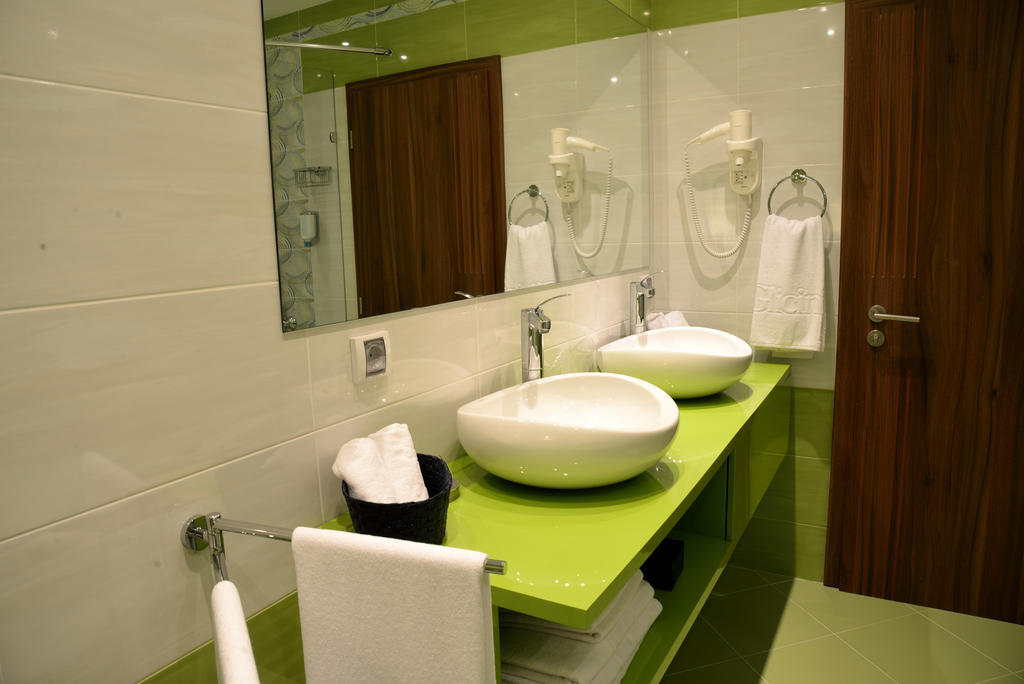 Glicinia Hotel غولدن ساندز الغرفة الصورة