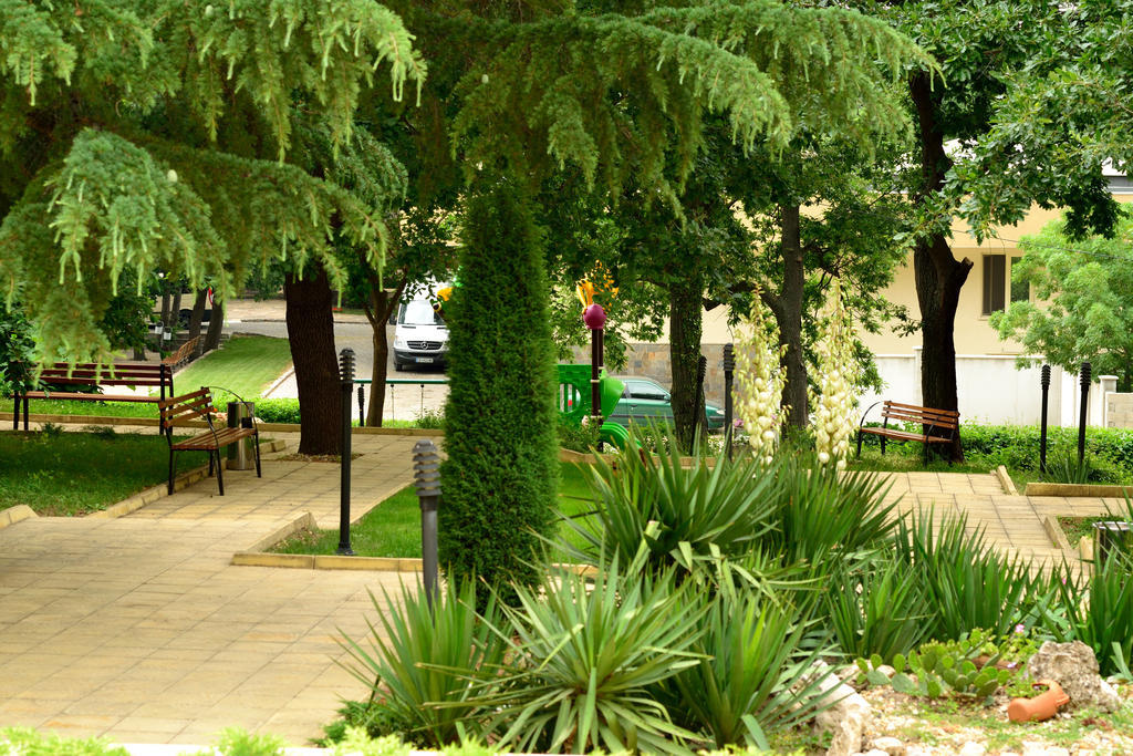 Glicinia Hotel غولدن ساندز المظهر الخارجي الصورة