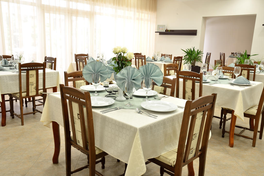 Glicinia Hotel غولدن ساندز المظهر الخارجي الصورة