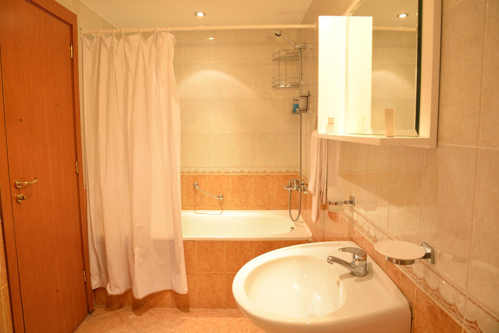 Glicinia Hotel غولدن ساندز المظهر الخارجي الصورة