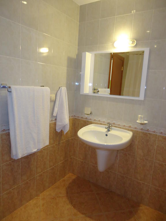 Glicinia Hotel غولدن ساندز الغرفة الصورة